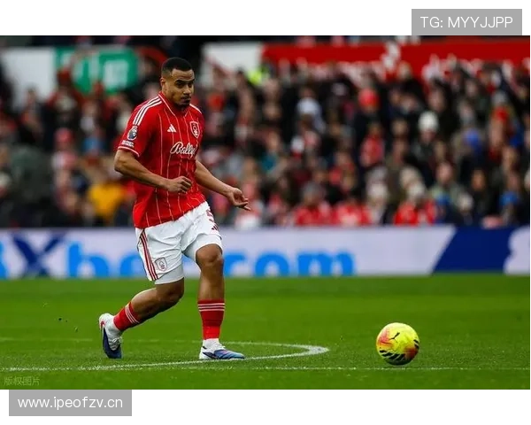 曼联重建方向混乱，球队稳定性面临考验