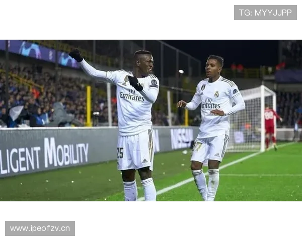 维尼修斯 vs 罗比尼奥:早期模板与边路风格对比分析